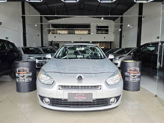 RENAULT FLUENCE 2.0 PRIVILÉGE 16V FLEX 4P AUTOMÁTICO
